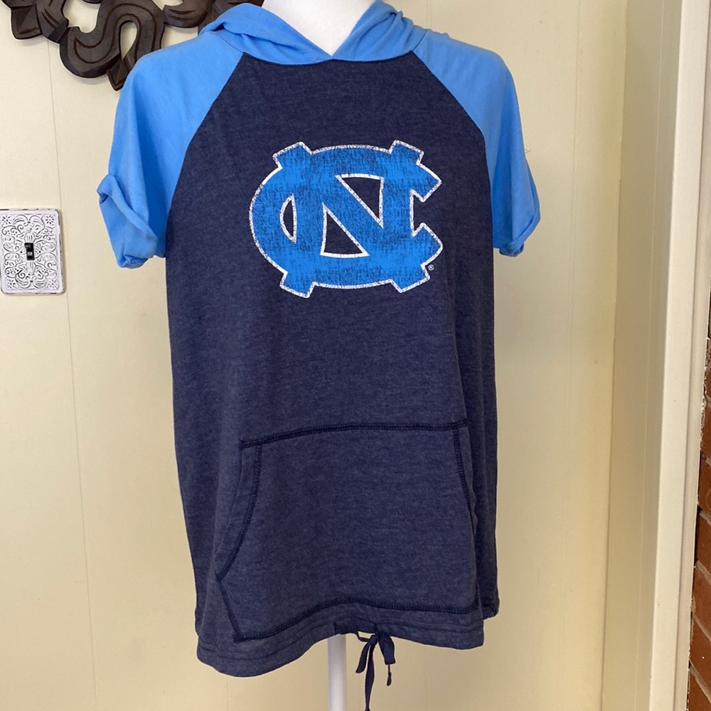 NC Tarheels short-sleeved hoodie (large juniors) NWT
